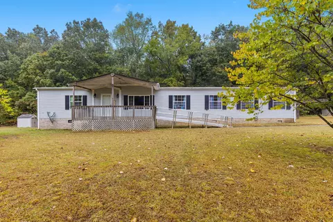 1451 N Sumner Rd, Bethpage, TN 37022