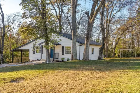 1017 Lakeland Dr, Gallatin, TN 37066
