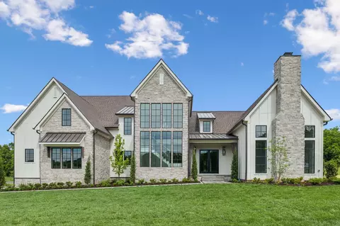 1936 Silver Fox Rd, Thompsons Station, TN 37179