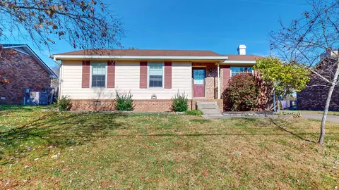 236 Township Dr, Hendersonville, TN 37075