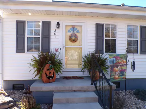 301 White Oak St, Tullahoma, TN 37388
