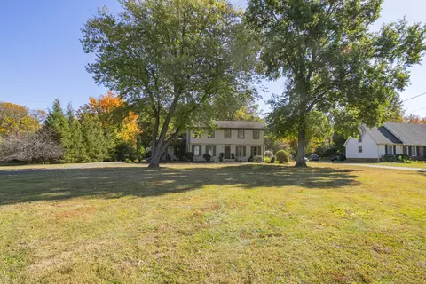 1318 General Mcarthur Dr, Brentwood, TN 37027