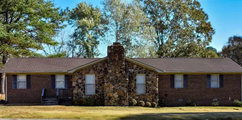 65 Brenda Ln, Jackson, TN 38301