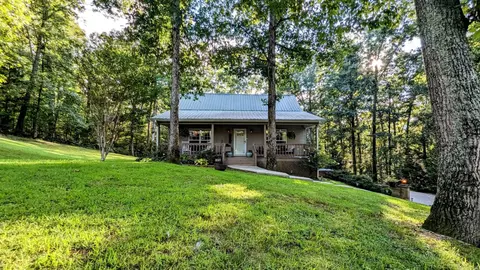 128 Winter Ln, Trenton, GA 30752