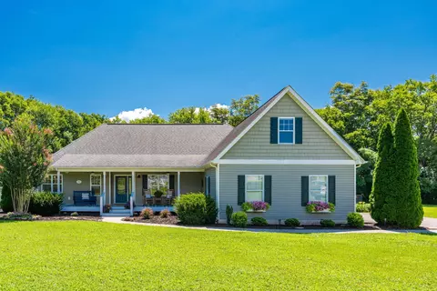 195 Carriage Dr, Whitwell, TN 37397