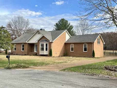 211 Meadowlark Ct, Dickson, TN 37055