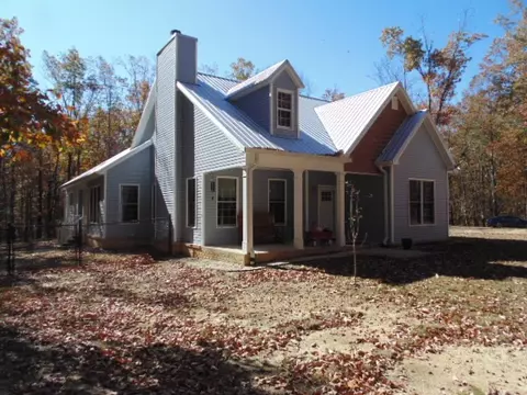 1024 Deepwoods Rd, Sewanee, TN 37375