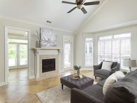 8245 Double Eagle Ct, Ooltewah, TN 37363 photo 3