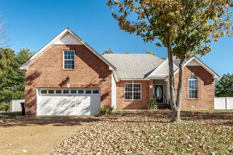 2008 Bon Dr, Greenbrier, TN 37073