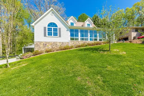 6844 Ivanwood Dr, Hixson, TN 37343