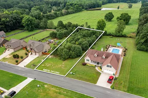 16 Cheshire Crossing Dr, Rock Spring, GA 30739