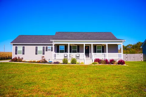 206 Parker Dr, Bradyville, TN 37026