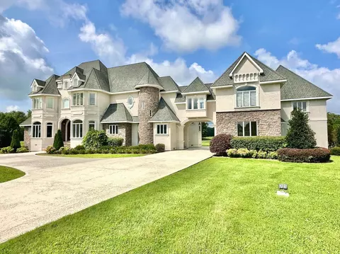 554 Willow Brook Dr, Manchester, TN 37355