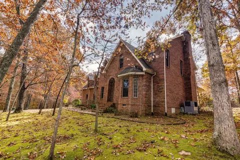 330 Mushroom Valley Rd, Tullahoma, TN 37388