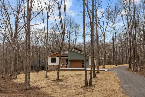 9870 Spring Creek Rd, Bon Aqua, TN 37025