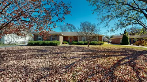 2518 Choctaw Trce, Murfreesboro, TN 37129