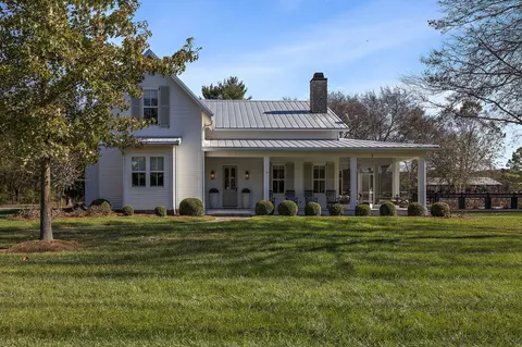 5193 Reynolds Rd, Columbia, TN 38401
