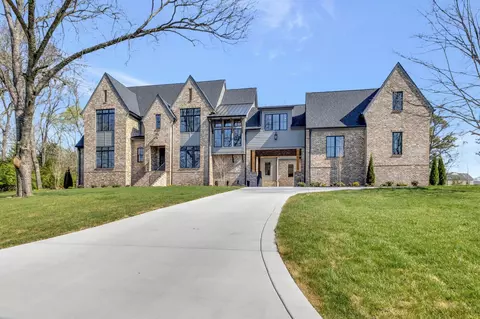 9040 Forest Lawn Dr, Brentwood, TN 37027
