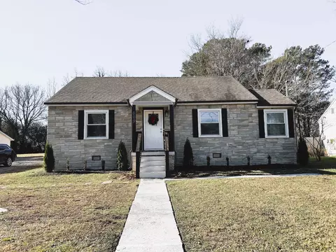 609 N Collins St, Tullahoma, TN 37388