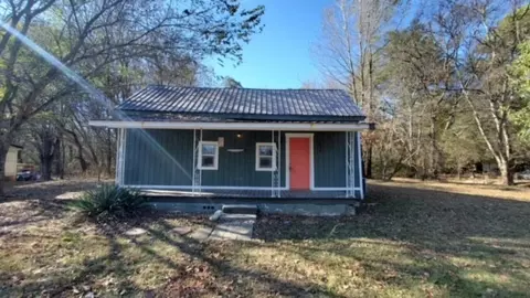 1092 S Main St, Mount Pleasant, TN 38474