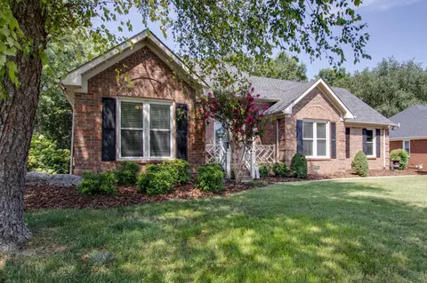 1823 Turfland Dr, Murfreesboro, TN 37127