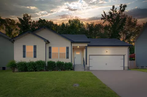 422 N Magnolia Dr, Clarksville, TN 37042