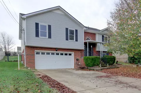 3401 Summerfield Dr, Clarksville, TN 37042