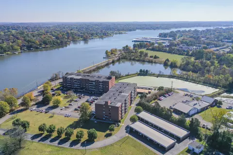 200 Sanders Ferry Rd #2411, Hendersonville, TN 37075