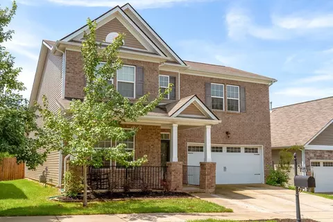 1813 Stonewater Dr, Hermitage, TN 37076