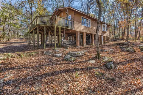 3843 Creek View Cir, Columbia, TN 38401