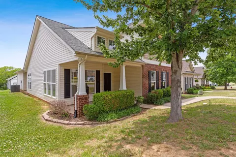 137 Dimaggio Dr, Springfield, TN 37172