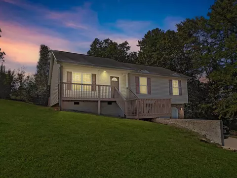 6420 Middle Dr, Chattanooga, TN 37416