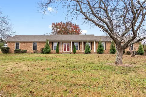 1008 Hagewood Ln, Ashland City, TN 37015