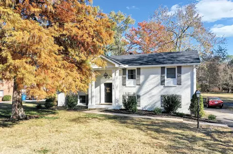 608 Harpeth Pkwy E, Nashville, TN 37221