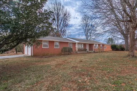 4001 Sheddan Dr, Columbia, TN 38401