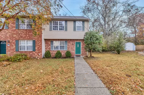 908 Waggoner Ct E, Nashville, TN 37214