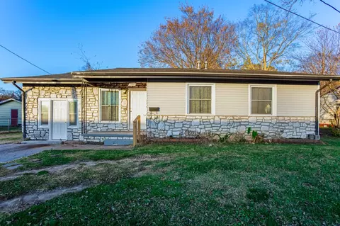 1004 E 13th St E, Hopkinsville, KY 42240