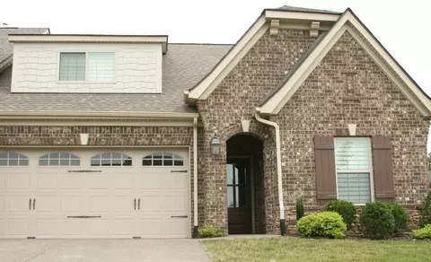 1040 Callaway Dr, Lebanon, TN 37087