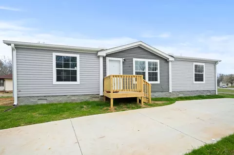 500 Bruce Jenner Dr, Clarksville, TN 37042
