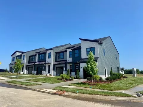 1116 Riverbrook Dr #322B, Gallatin, TN 37066
