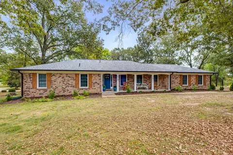 278 Woodlands Dr, Kingston Springs, TN 37082