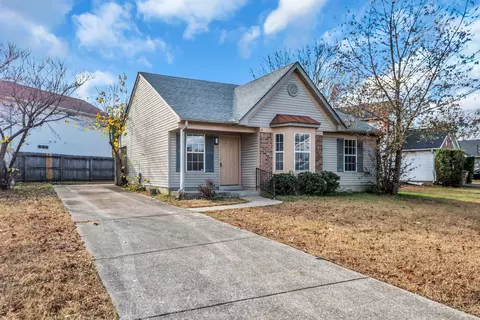 4400 Stoneview Dr, Antioch, TN 37013