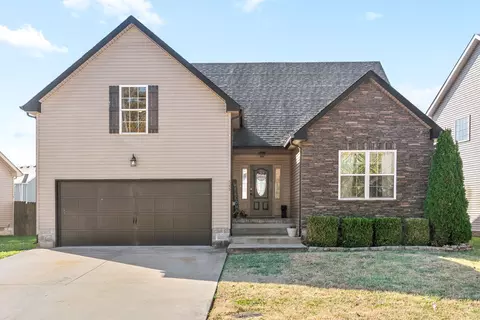 645 Fox Hound Dr, Clarksville, TN 37040