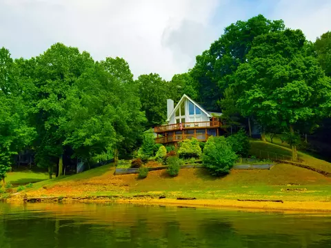 492 Bass Ln, Waverly, TN 37185