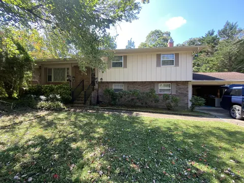 1420 Highcrest Dr, Hixson, TN 37343