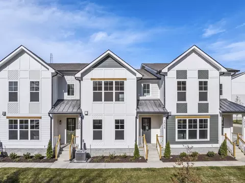 2046 Maple View Ln, Nashville, TN 37207