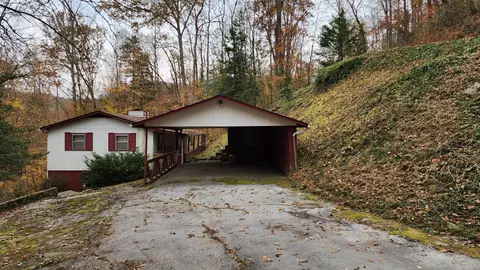 1525 Holiday Haven Rd, Smithville, TN 37166