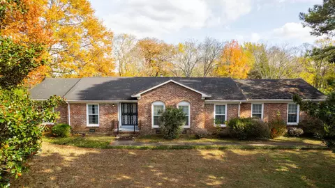 1516 Covington Dr, Brentwood, TN 37027