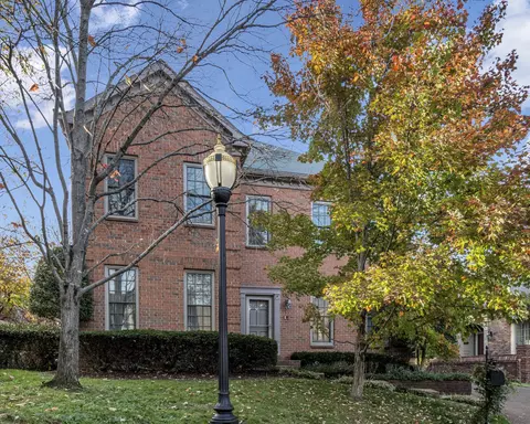 609 Chelmsford Pl, Nashville, TN 37215