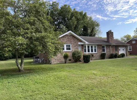 618 Iris Dr, Manchester, TN 37355